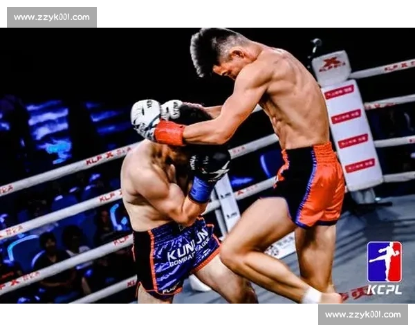 前蝇量级冠军弗朗斯遭重拳 KO,职业生涯遭遇重创